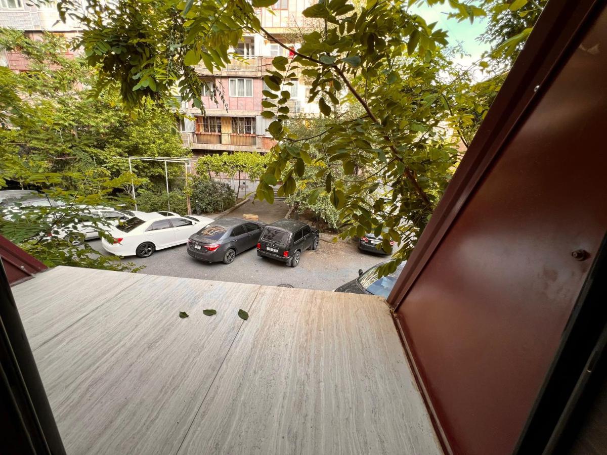 Aghayan Apart Yerevan Ngoại thất bức ảnh