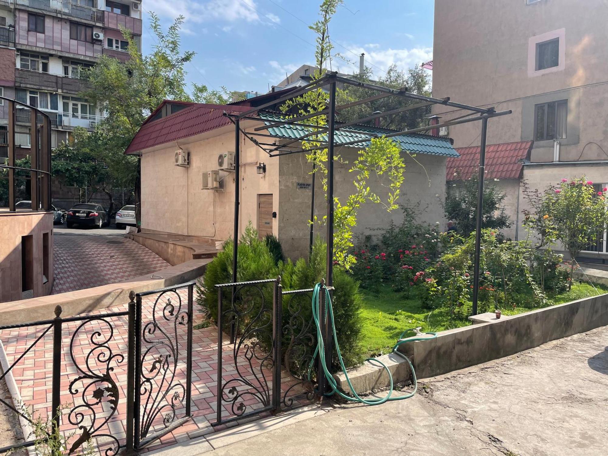 Aghayan Apart Yerevan Ngoại thất bức ảnh